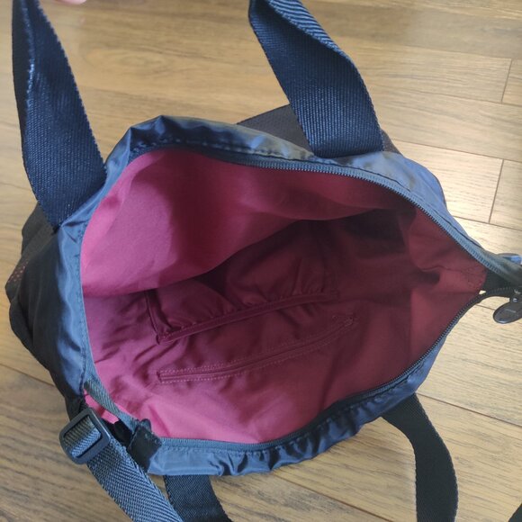 Puma Tote Sports Bag – Black & Maroon | Lightweight Gym/Travel Bag - Picture 5 of 5